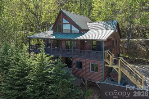 241 Historic Oak Trl, Waynesville, NC 28785