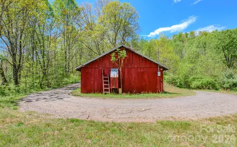 143 Gouge Cemetery Rd, Bakersville, NC 28705