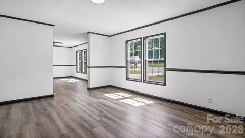 Living - 175 Fallsworth Ct, Salisbury, NC 28147 photo 2 of 4