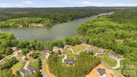 314 Potters Lndg, Denton, NC 27239
