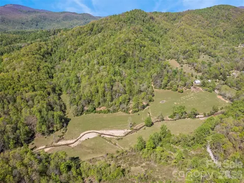 1372 Sand Branch Rd, Black Mountain, NC 28711