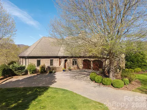 14 Golfside Ct, Arden, NC 28704