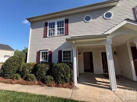 9510 Littleleaf Dr, Charlotte, NC 28215