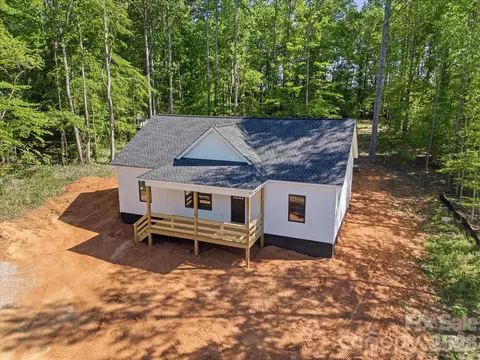 1416 Blackbird Dr, Clover, SC 29710