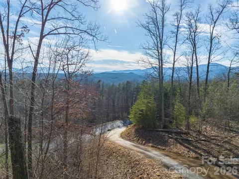 223 Rock Ledge Dr, Lake Lure, NC 28746