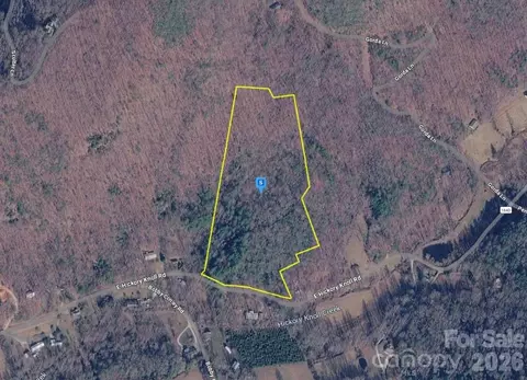 860 E Hickory Knoll Rd, Franklin, NC 28734