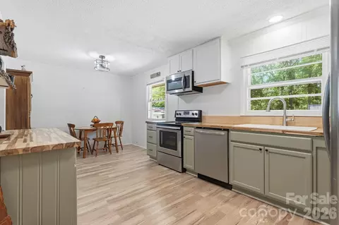 Kitchen - 2522 Doster Rd, Monroe, NC 28112 photo 3 of 4