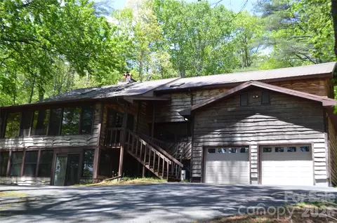 300 Good Neighbor Ln, Brevard, NC 28712