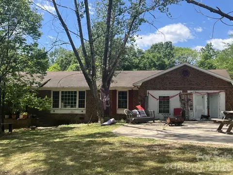 899 N Us Highway 52 Hwy, Wadesboro, NC 28170