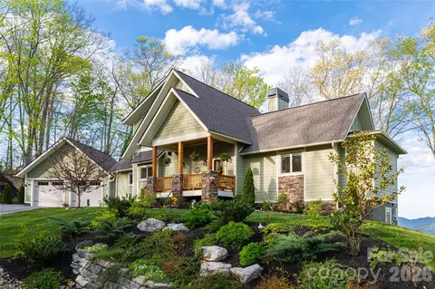 366 Signature Row Blvd, Waynesville, NC 28785