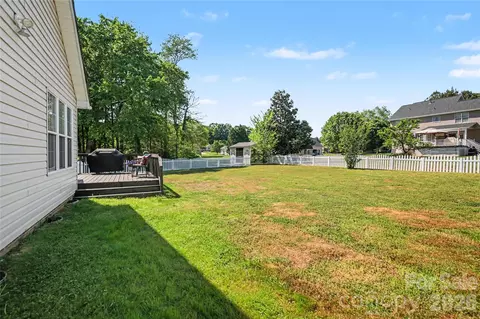 Exterior - 309 Foxcress Dr, Salisbury, NC 28147 photo 6 of 9