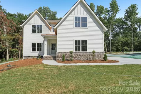 2311 Chateau Ct, Matthews, NC 28105