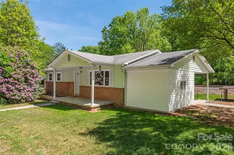 1140 Groundhog Rd, Canton, NC 28716