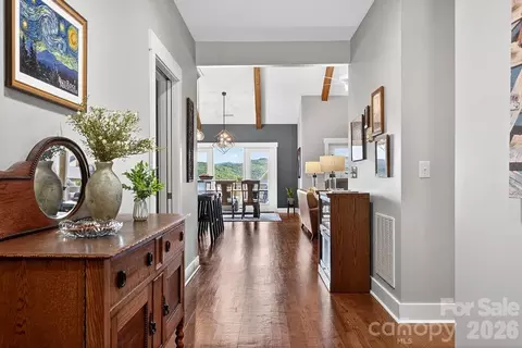 70 Copper Creek Ln, Hendersonville, NC 28739