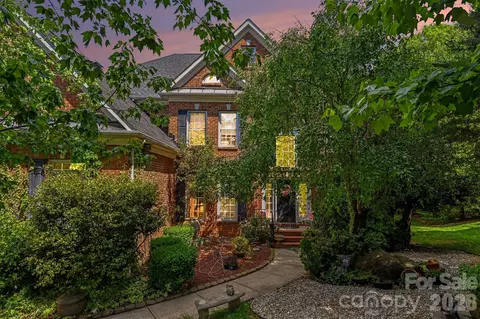 952 Hickory Stick Dr, Fort Mill, SC 29715