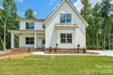 2315 Chateau Ct, Matthews, NC 28105