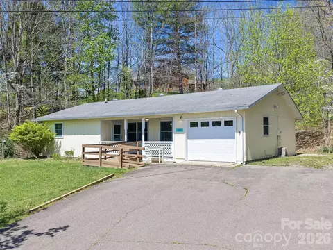 261 Shady Oak Rd, Burnsville, NC 28714