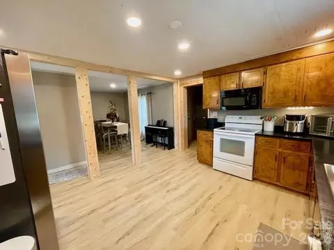 Kitchen - 755 Depriest Rd, Bostic, NC 28018 photo 3 of 5