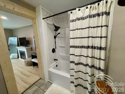 Bath - 755 Depriest Rd, Bostic, NC 28018 photo 5 of 6