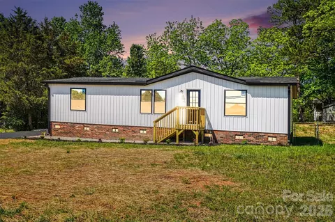 212 S Upright St, Landis, NC 28088