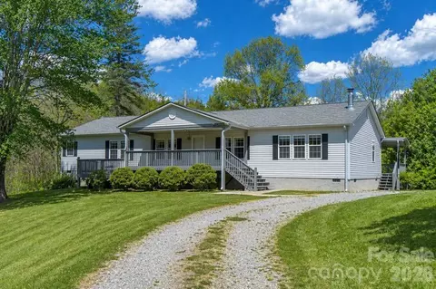 71 Bullfrog Cove Rd, Sylva, NC 28779