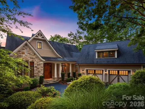 171 Walnut Valley Pkwy, Arden, NC 28704