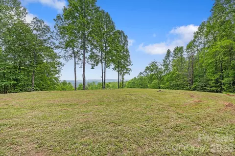 1325 Golden Rd, Lake Toxaway, NC 28747