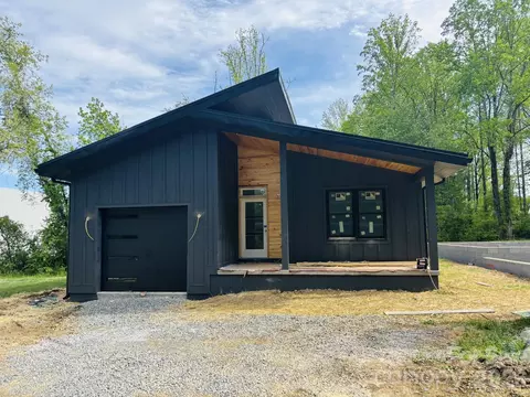 115 Welcome St, Brevard, NC 28712