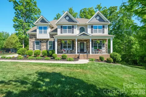 109 Athens Ct, Mooresville, NC 28115