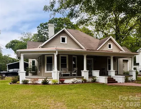 212 Calhoun St, Clover, SC 29710