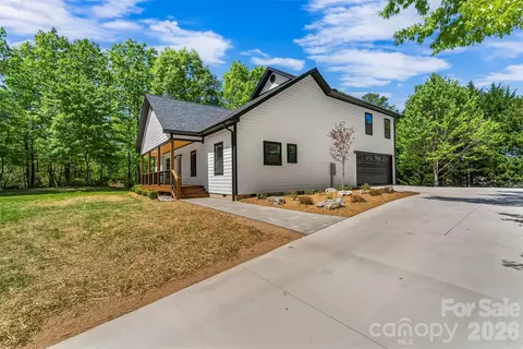 438 Plantation Dr, Marion, NC 28752