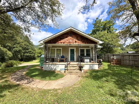 104 Old Fort Rd, Fairview, NC 28730