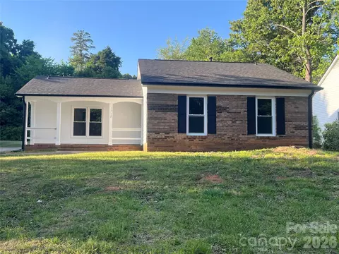 1712 Blandford Dr, Charlotte, NC 28262