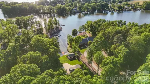 710 Riverwood Dr, Lexington, NC 27292