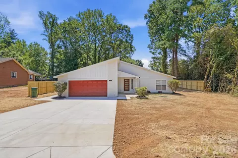4706 Cricklewood Ln, Charlotte, NC 28212