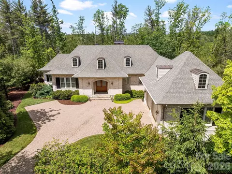 29 Stansbury Dr, Asheville, NC 28803