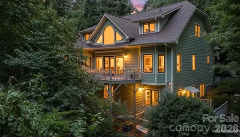 301 Gateway Dr, Hendersonville, NC 28739