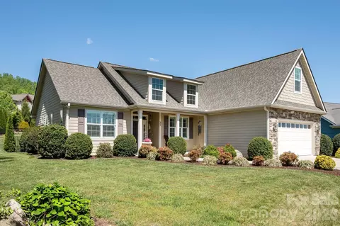 31 Black Iron Ln, Hendersonville, NC 28792