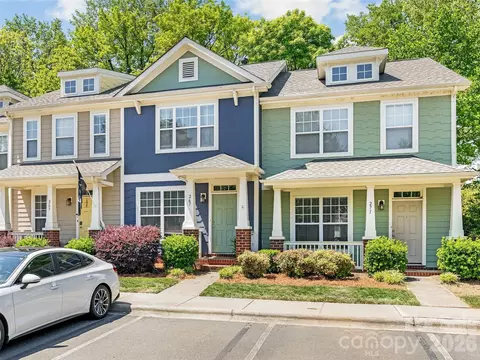 267 Hurston Cir, Charlotte, NC 28208