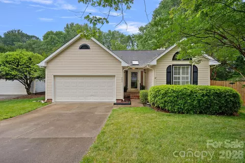 806 Water Wheel Ct, Charlotte, NC 28209