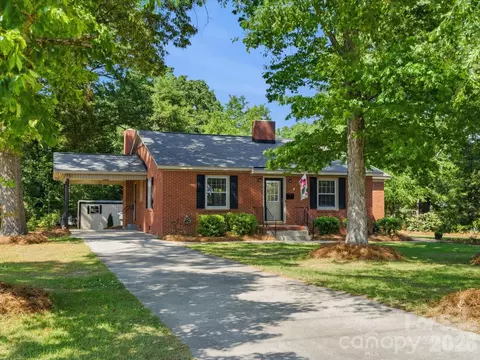 419 Knox St, Clover, SC 29710