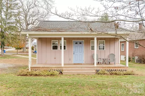 606 Ray Ave, Hendersonville, NC 28792
