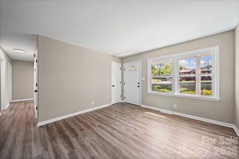 Living - 502 E Geroid St, Salisbury, NC 28144 photo 3 of 3