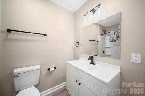 Bath - 502 E Geroid St, Salisbury, NC 28144 photo 2 of 2