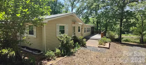 769 Dennis Rd, Troy, NC 27371