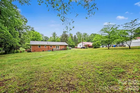 Exterior - 847 E Chestnut St, Stanley, NC 28164 photo 2 of 3
