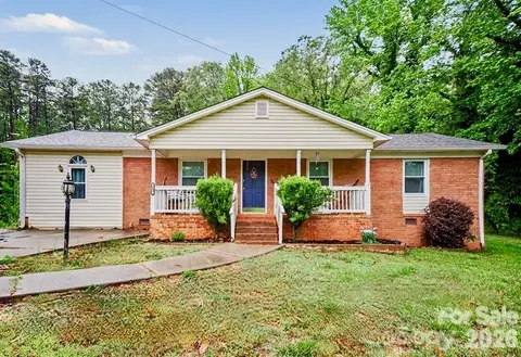 847 E Chestnut St, Stanley, NC 28164