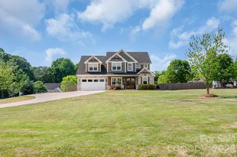 Exterior - 5120 Pond Bluff Dr, Monroe, NC 28112 photo 2 of 12
