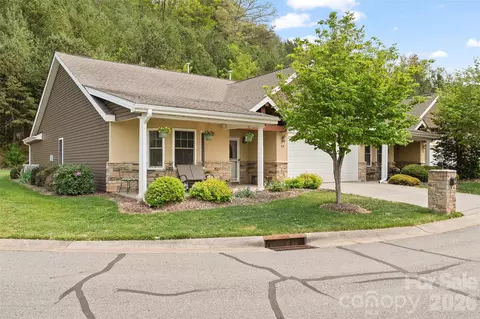 66 Kenai Trl, Waynesville, NC 28786