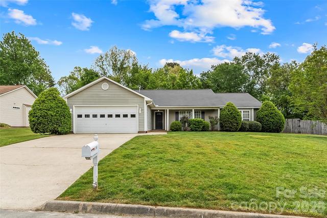 114 Hawks Nest Dr, Fletcher, NC 28732